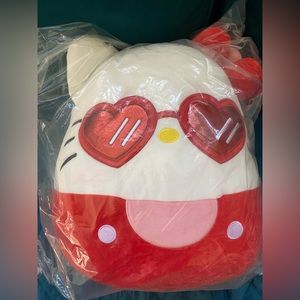 Hello Kitty Valentine’s Day Squishmallow ♥️